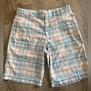 Nike Golf Mens Plaid Shorts Size 34 Dri- Fit